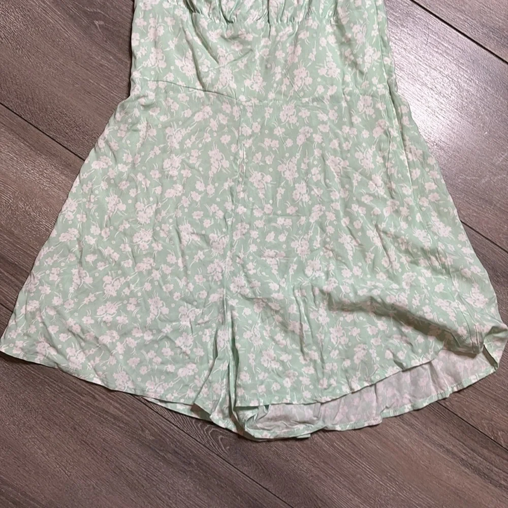 MM21 Streetwear society green floral romper with tie back and straps - Picture 3 of 7